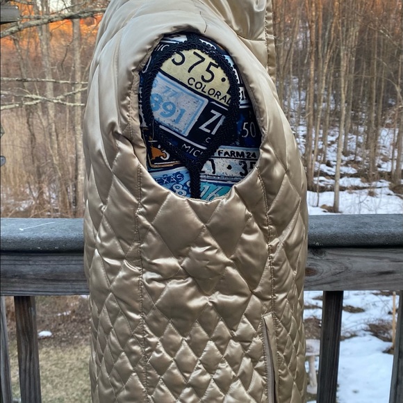 Lands End women’s Puffer vest. Like new! - Picture 5 of 6